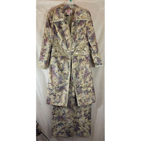 Grace Vintage Floral Paisley Suit Victorian Style Cream Purple‎ Blue Pattern 10 - Picture 1 of 8